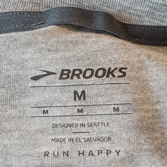 Brooks, Run Happy, Women's Distance Graphic Long Sleeve Running Shirt, Medium - Picture 5 of 8